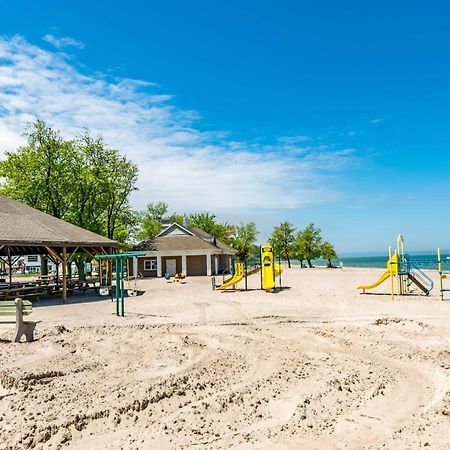 Sodus Point Home - Walkable To Beach! Exterior photo